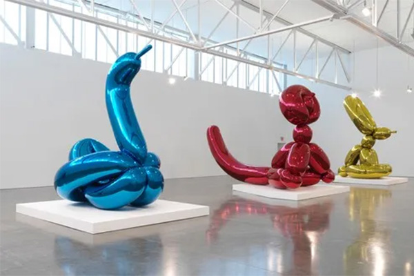 Balloon Dog Sculpture